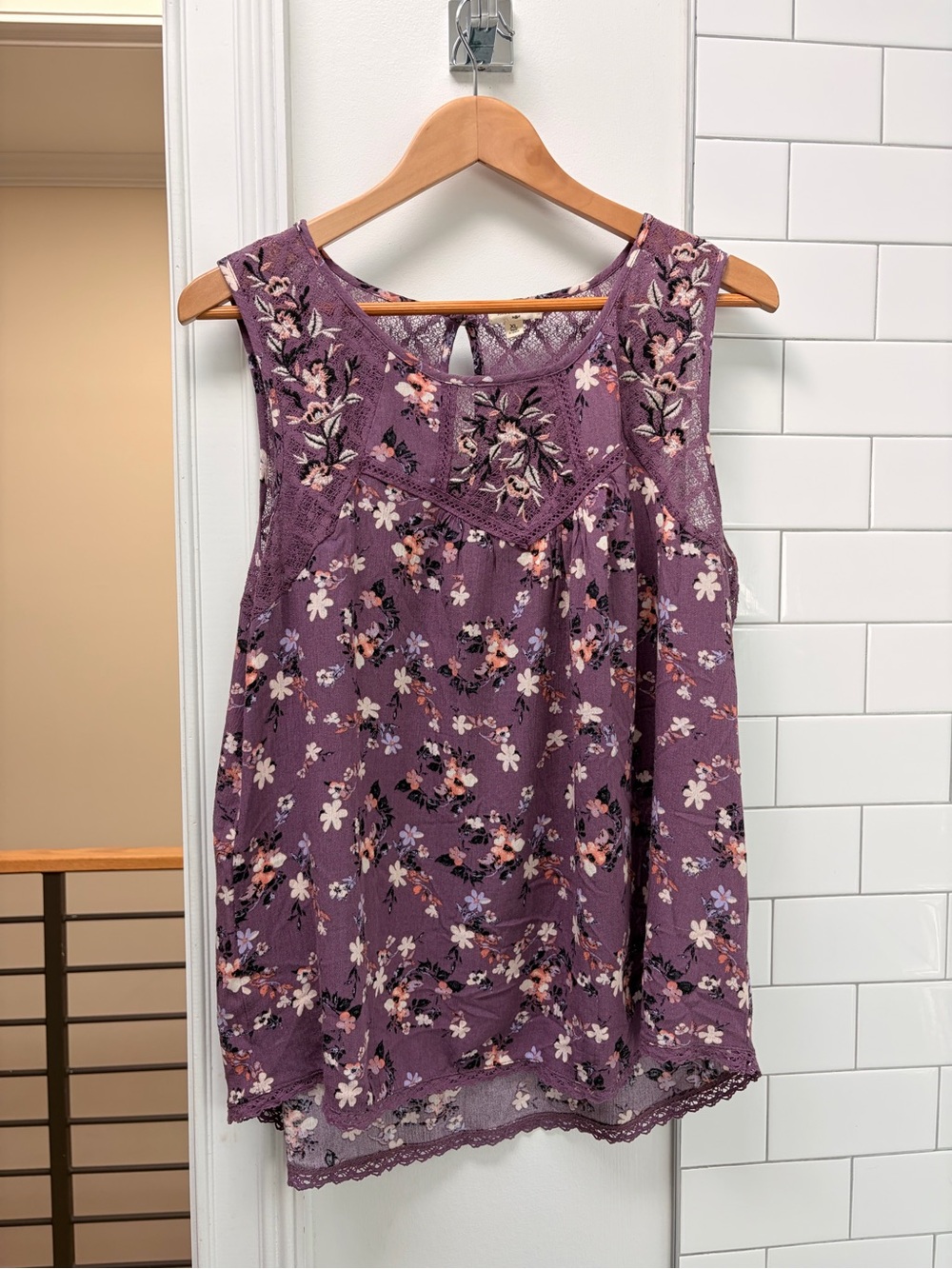 Sleeveless Purple Floral Lace-Trim Blouse